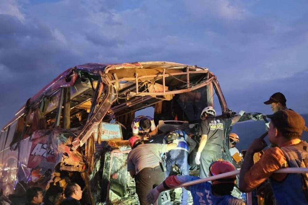 Kecelakaan Bus vs Truk di Jalan Tol Pandaan-Malang, 4 Orang Tewas