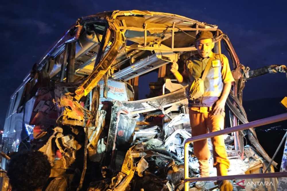 Kronologi Kecelakaan Tol Pandaan-Malang, Tak Kuat Menanjak Truk Berjalan Mundur