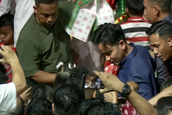 Wapres Gibran Berikan Kado Natal di Gereja Widuran Solo