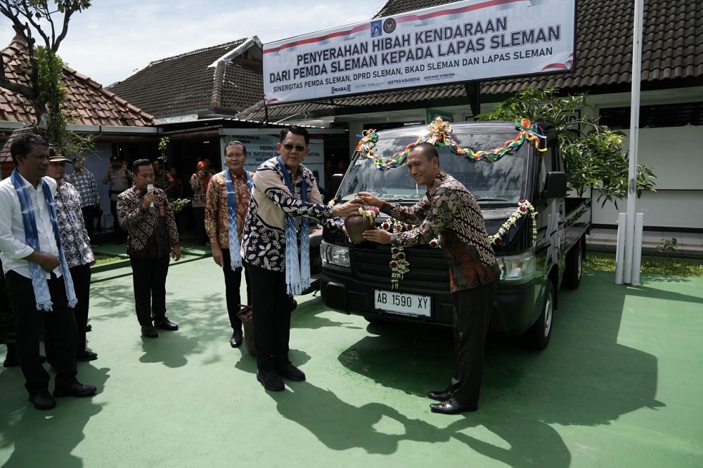 Dukung Pemberdayaan Warga Binaan, Pemkab Sleman Hibahkan Mobil Operasional ke Lapas Cebongan