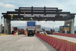 Arus Mudik Tuntas, Polisi Bersiap Hadapi Arus Balik ke Arah Tol Jogja-Solo Gerbang Tol Prambanan