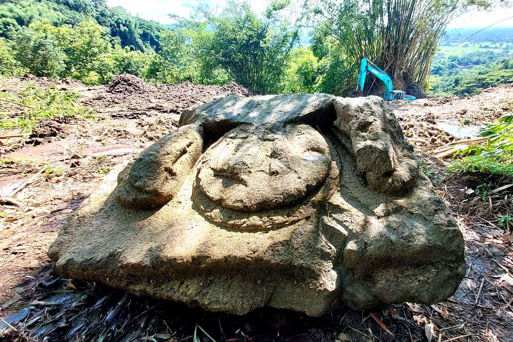 Batu Dudukan Arca Ditemukan di Lokasi Proyek Jalan Tembus Prambanan-Gunungkidul