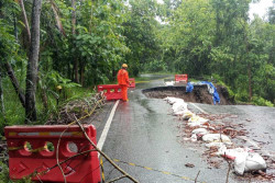 Kondisi longsor Jl. Sentolo-Nanggulan Kian Parah, BPBD Kulonprogo: Perbaikan Sudah Dianggarkan