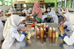 Strategi Trikon Ki Hajar Dewantara dalam Pengembangan Manajemen Pengelolaan Sekolah Menuju SMK BLUD