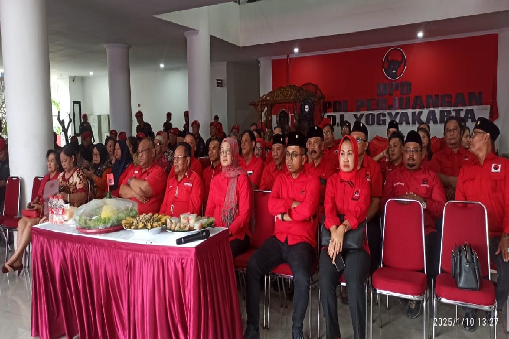 HUT Ke-52, DPD PDI Perjuangan DIY Gelar Tumpengan dan Simak Bareng Pidato Politik Megawati