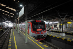 Kereta Commuter Yogyakarta Angkut Hampir 9 Juta Penumpang Selama 2024