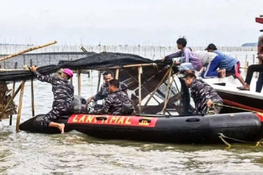 TNI Bongkar Pagar Bambu di Tangerang, KKP Tetap Lanjutkan Penyidikan