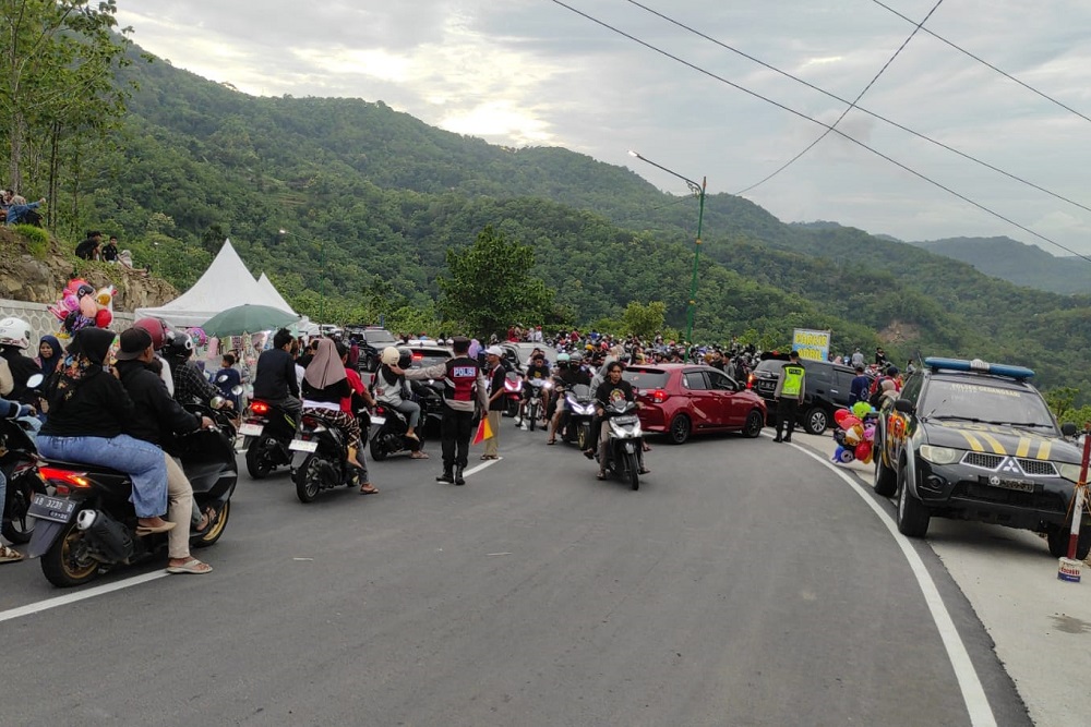 Jalur Baru di Tanjakan Clongop Gedangsari Jadi Destinasi Wisata Dadakan, Polisi Lakukan Pengamanan