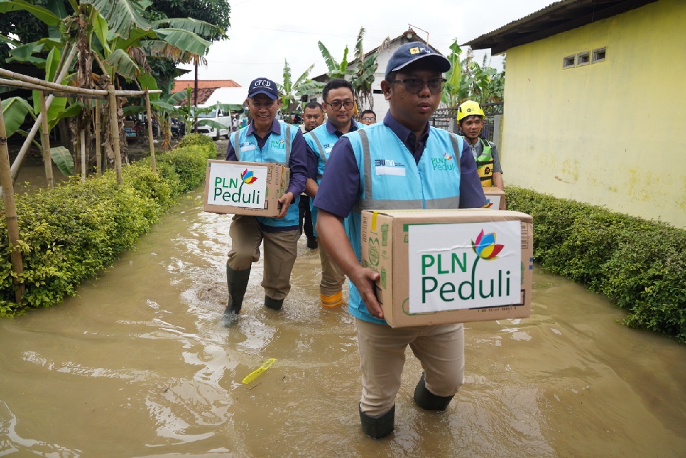 Jelang Tahun Baru Imlek 2025, PLN Berikan Bantuan Korban Banjir Kendal Terdampak Cuaca Ekstrem