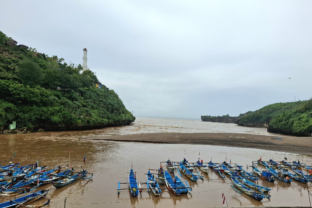 Sungai Bawah Tanah Baron Banjir, Air Laut Gunungkidul Berubah Warna