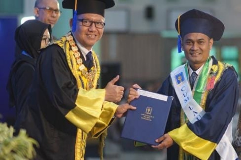 Rektor UII: Lulusan Harus Siap dengan Transisi dan Pergeseran Tantangan