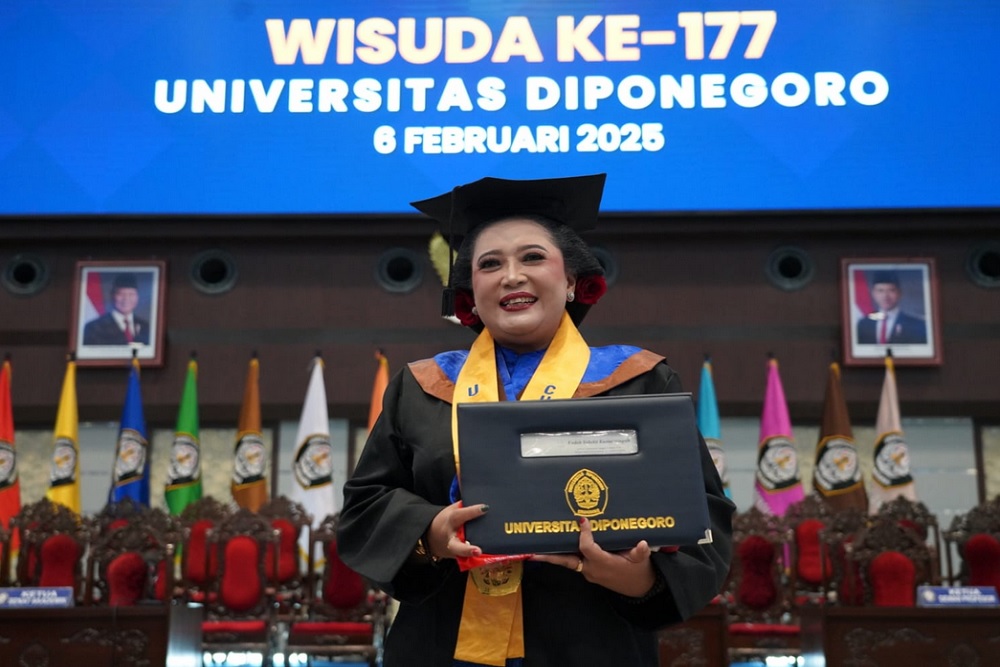 Bupati Terpilih Gunungkidul Endah Subekti Jadi Wisudawan Terbaik Program Magister Pertanian Undip