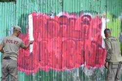 Satpo PP Temukan 24 Lokasi Vandalisme 'Adili Jokowi' di Surabaya