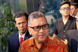 Saksi Ungkap Staf Pribadi Hasto Kristiyanto Mengaku Pernah Menerima Tas Hitam dari Harun Masiku