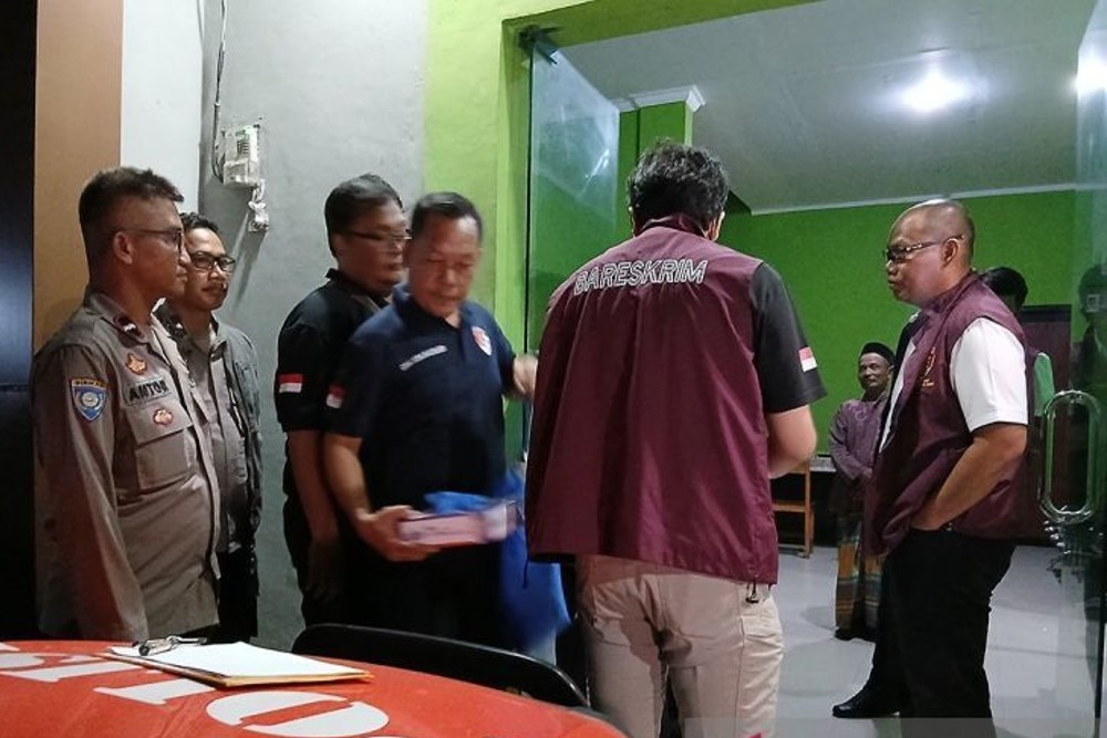 Kantor dan Rumah Kepala Desa Kohod  Digeledah Terkait Kasus Pagar Laut Tangerang