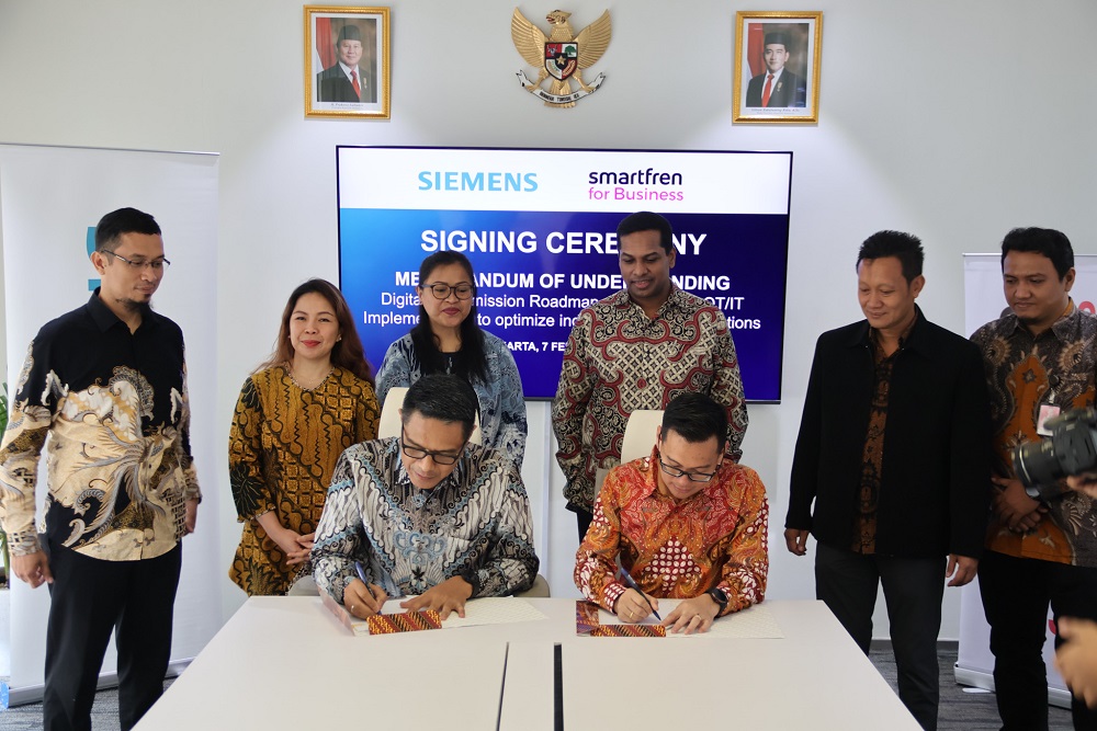 Smartfren for Business & Siemens Jalin Kemitraan Strategis untuk Kembangkan Solusi Smart Manufacturing