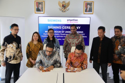 Smartfren for Business & Siemens Jalin Kemitraan Strategis untuk Kembangkan Solusi Smart Manufacturing