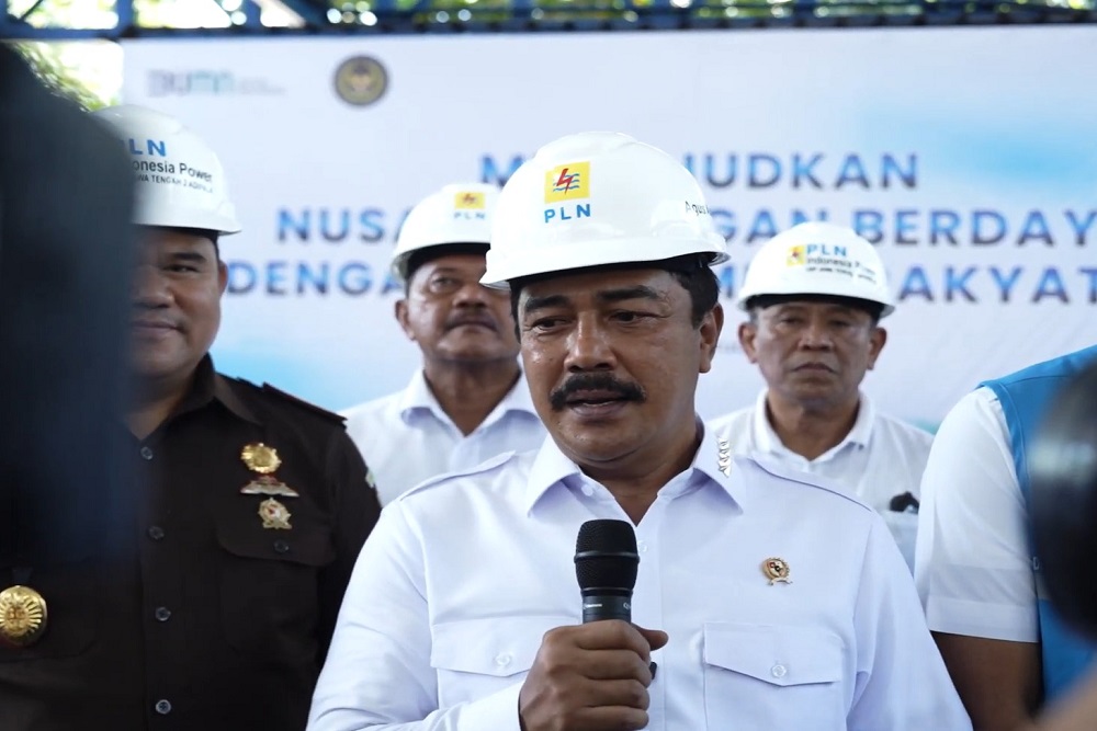 PLN Rekap Program TJSL 2024: Pemanfaatan 270.000 Paving FABA di Jateng & DIY