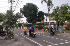 Rawan Kecelakaan, Warga Pasang Polisi Tidur di Simpang Jalan Mangkuyudan Jogja