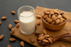 Susu Almond Jadi Alternatif Sumber Kalsium