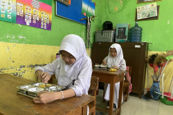 Siswa SDN Kotagede 3 Dapat Makan Bergizi Gratis, Siswa: Saya Suka Makanannya Enak