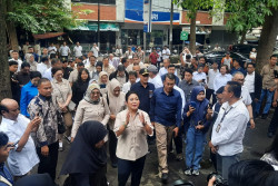 Titiek Soeharto Tinjau Harga Komoditas Jelang Ramadan di Pasar Beringharjo