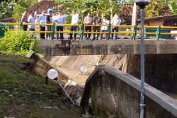 Tanggul Sungai Celeng Longsor, Kini Dipasang Bronjong untuk Penanganan Sementara