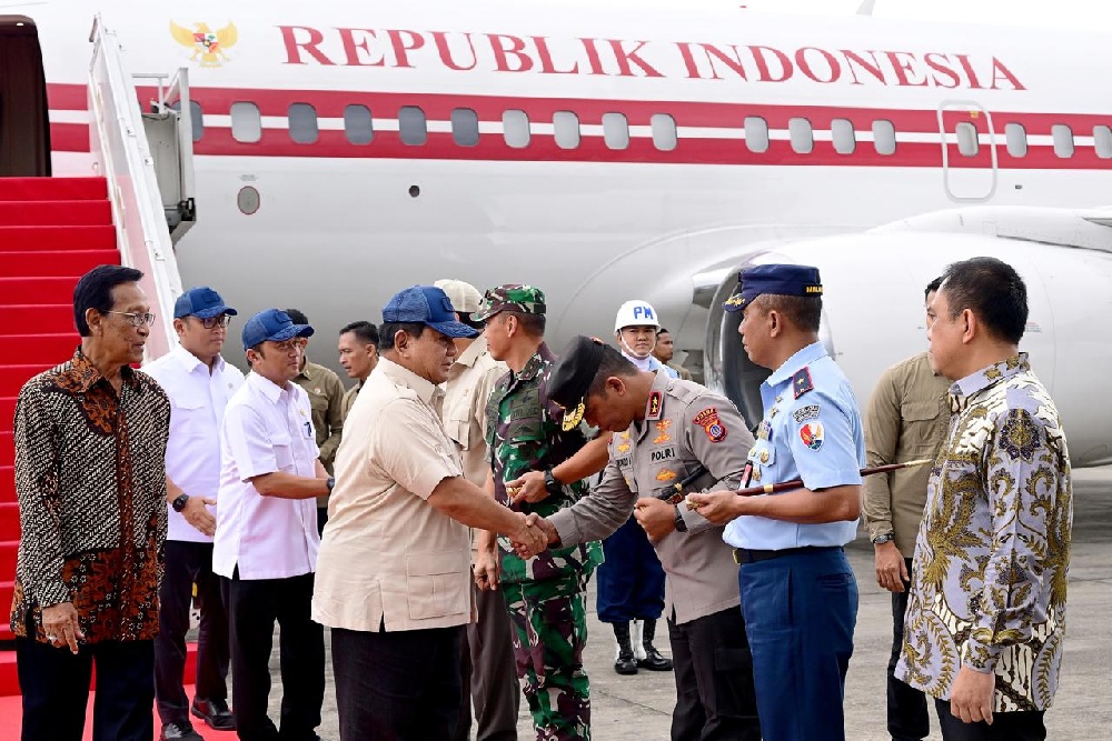 Presiden Prabowo Pimpin Parade Senja di Akmil Magelang