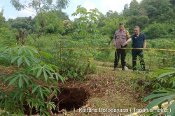 Lagi! Sinkhole Sedalam 10 Meter Muncul di Dekat Jalan Desa di Rongkop Gunungkidul