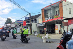 Jalan Candi Gebang Banjir, DPUPKP Sleman Janji Bersihkan Inlet Drainase