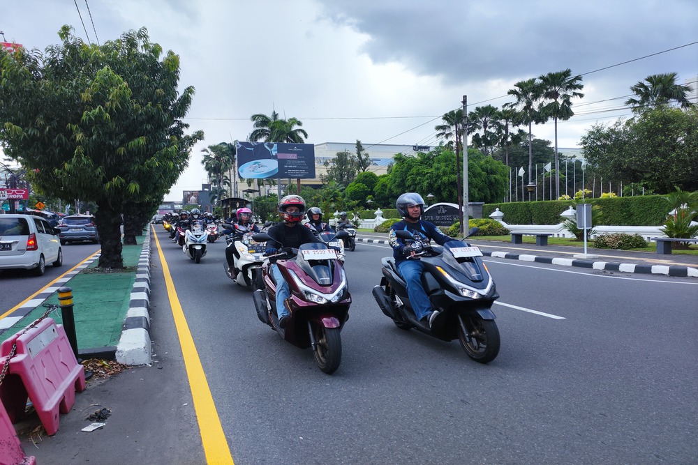 Komunitas PCX Ramaikan Gelaran Regional Public Launching New Honda PCX 160