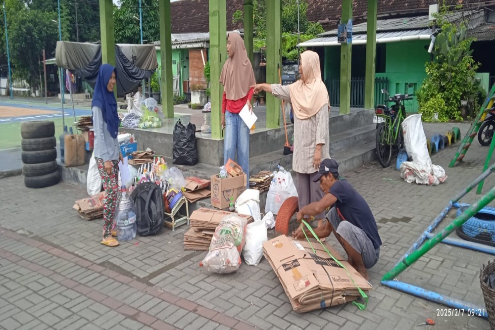 6 Bank Sampah di Kotabaru Kelola Sampah Anorganik