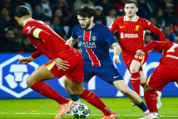 Hasil Babak 1 PSG vs Liverpool: Skor 0-0, Gol Khvicha Kvaratskhelia Dianulir Wasit