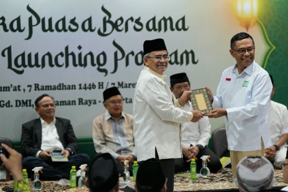 Memakmurkan Masjid, Sinar Mas dan APP Group Wakafkan Al-Qur'an