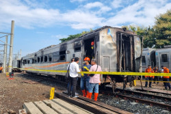 3 Gerbong Kereta Api Terbakar di Stasiun Tugu Yogyakarta