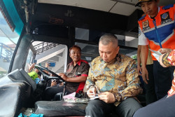 Tinjau Terminal Giwangan Jelang Mudik Lebaran, Menhub Temukan Uji Kir Satu Bus Mati