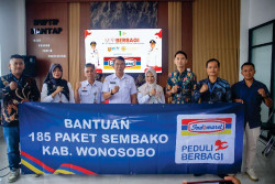 Indomaret Peduli Berbagi Memberikan Bantuan Sembako Kepada Masyarakat Kabupaten Wonosobo