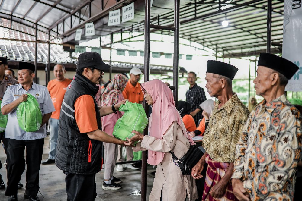 3.000 Warga di Wilayah Prambanan dan Borobudur Peroleh Bantuan Sembako