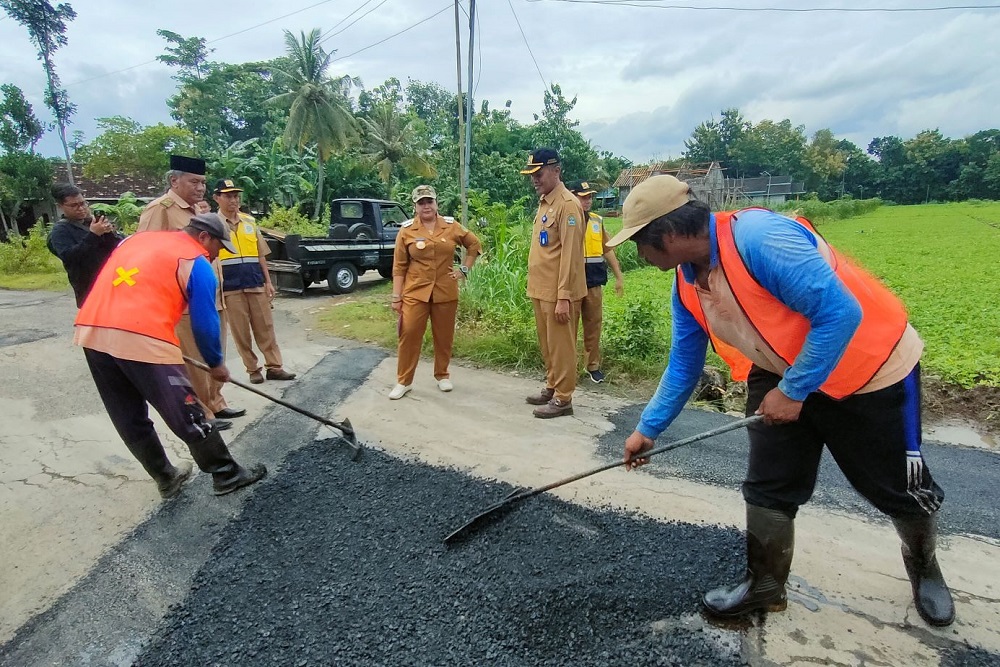 Mendekati Lebaran, Penambalan Jalan Difokuskan di Jalur Wisata Gunungkidul