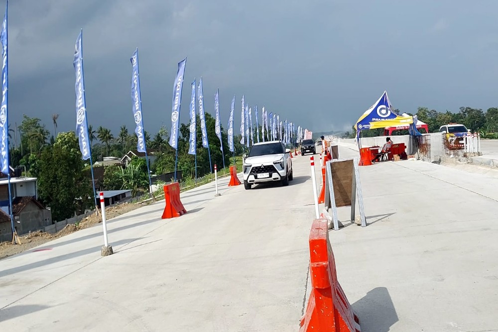 Hari Pertama Tol Jogja-Solo Segmen Prambanan-Tamanmartani: Volume Kendaraan Masih Landai