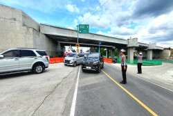 Ikuti Google Maps, Kendaraan Hendak Masuk Pintu Tol Tamanmartani Malah Nyasar ke Kandang Ayam
