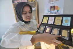 Harga Emas Hari Ini Kembali Meroket, Tembus Rp2,04 Juta