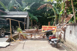 Polemik Bau Kandang, Warga Blokade Akses Rumah Peternak Babi di Bantul