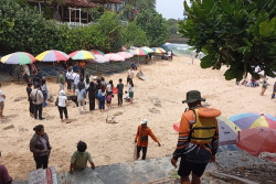 Pantai di Gunungkidul Ramai, Wisatawan Diminta Berhati-Hati