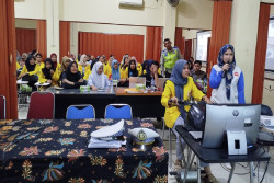 Ribuan Kartini Masa Kini Belajar Safety Riding dengan Berbagai Simulasi Berkendara bersama Honda