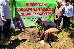 Puluhan Calon Pengantin di Kulonprogo Berpartisipasi dalam Gerakan Sejuta Pohon yang Diinisiasi Kemenag