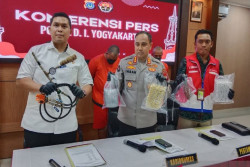 Elpiji Tiga Kilogram Disuntikkan ke Tabung Non-Subsidi, Tiga Pelaku Ditangkap di Kulonprogo