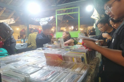RSD Jogja: Tempat Duduk Bersama Pasar Tradisional, Rilisan Fisik dan Komunitas Musik