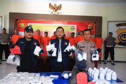 10 Tersangka Kasus Narkoba Ditangkap, Dari Kurir Paket Hingga Karyawan BPR
