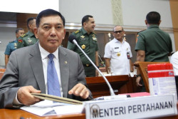 Menhan Sjafrie Sjamsoeddin Minta Tunjangan Operasi untuk Prajurit Dinaikkan 75 Persen
